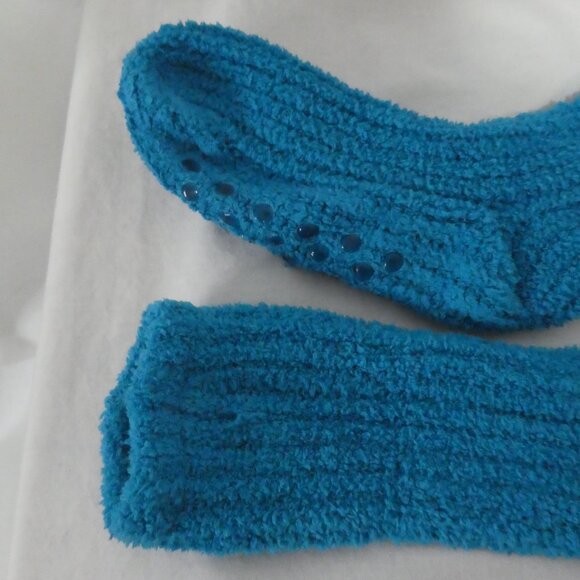 Comfy and Warm Fuzzy Ribbed Blue Socks With Anti Slip Bottoms | Size 9 - Picture 4 of 11